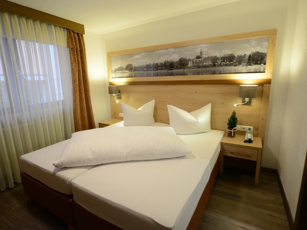 Land-Gut Hotel Zum Loewen Garni Marktheidenfeld Habitación foto